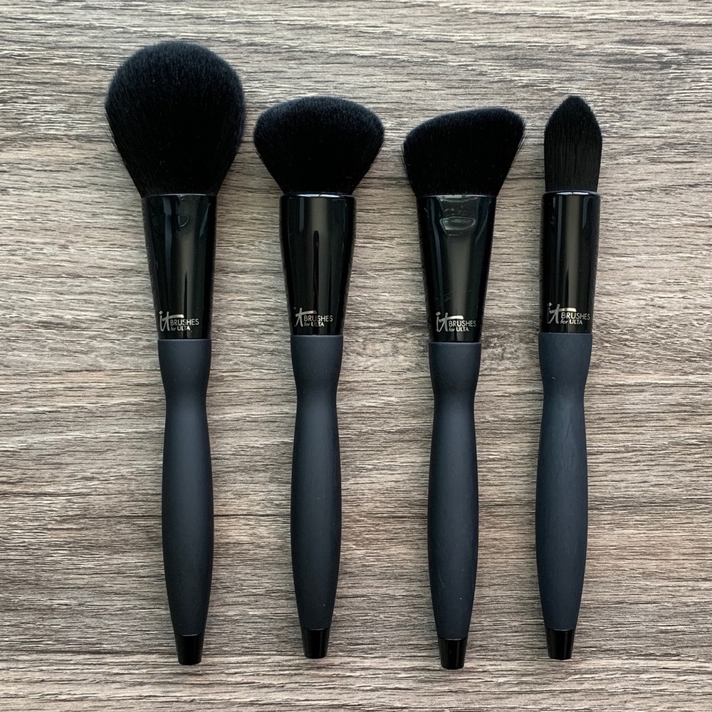 It Cosmetics Velvet Luxe Foundation Powder Brushes
